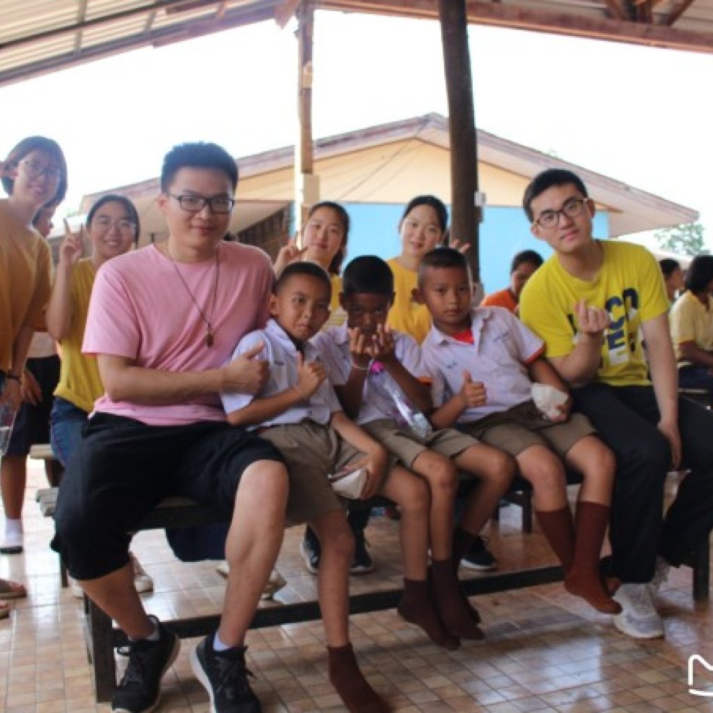 On my way to explore —— 记2018年7月泰国沙缴府义工旅行 by Teacher Xin Zhou