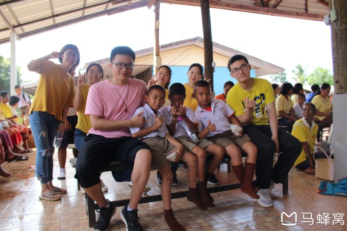 On my way to explore —— 记2018年7月泰国沙缴府义工旅行 by Teacher Xin Zhou