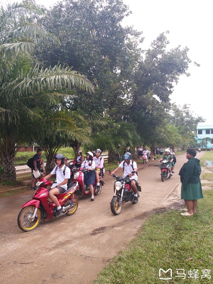 ICCVTT泰国支教 by ZHOU YANPING (Annie) 2018@Kruewaiwittayakom (Chanthaburi Province)