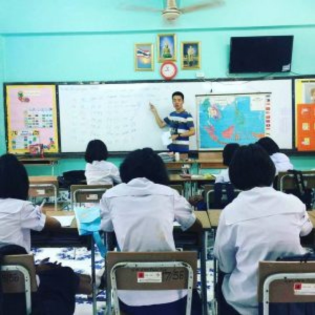 What A Splendid Volunteering Experience In Pangcom School,Sakeao Thailand 2017