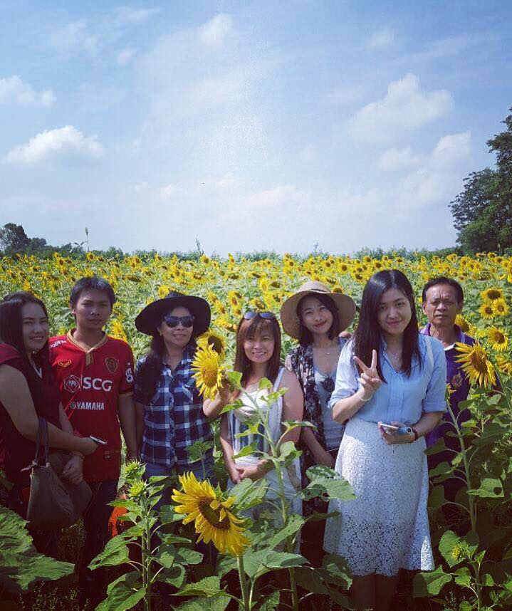 Adventures of the Yellow Ukelele by Gretchyn and Sunshine, Free Vounteer Thailand Project