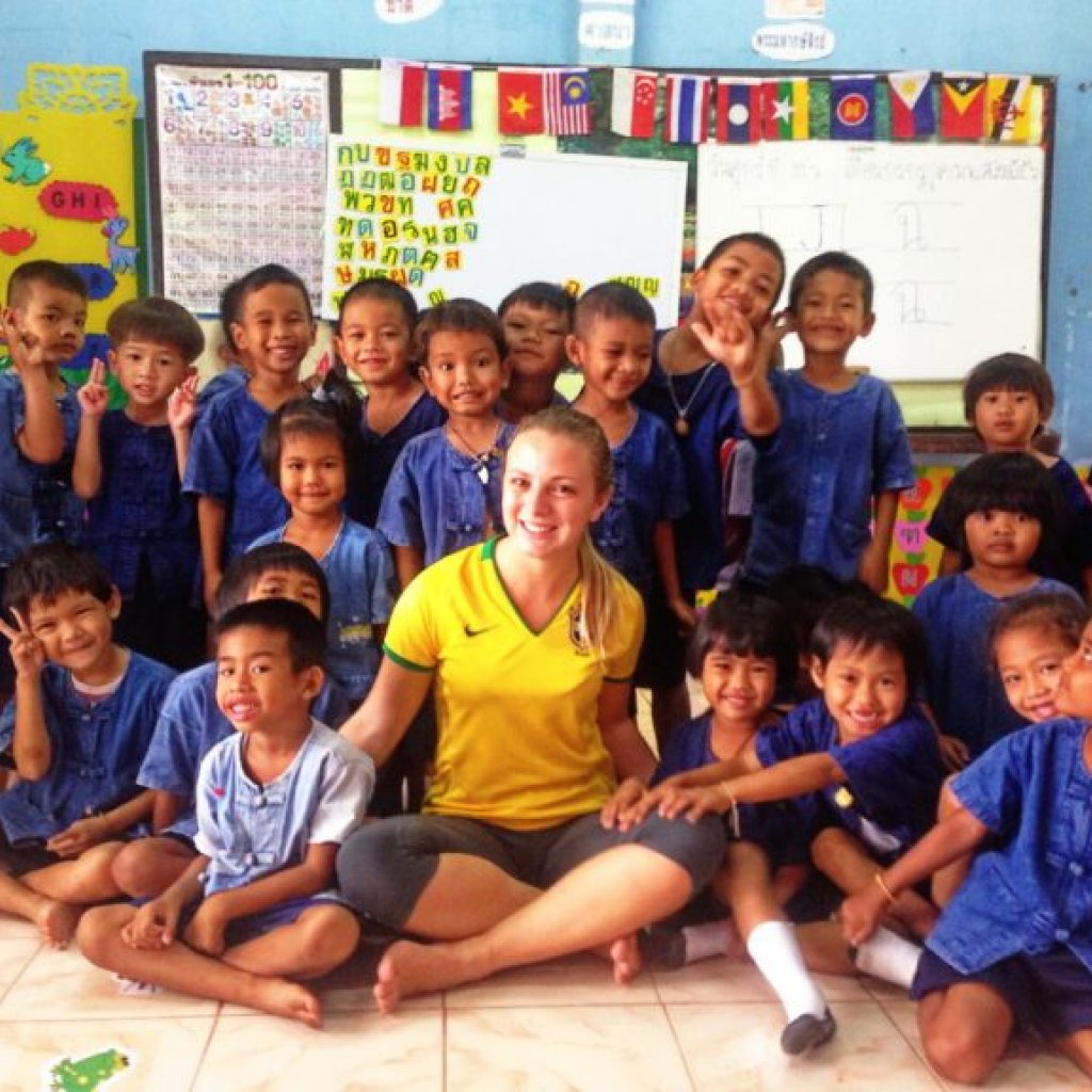 Tailândia by Leticia Mello From Brazil (Do for love Project)