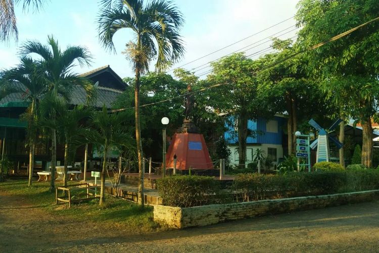 Colorful memory, wonderful days ,at Taponnoi school with Free Volunteer Thailand 2017 by Yongmei Tan