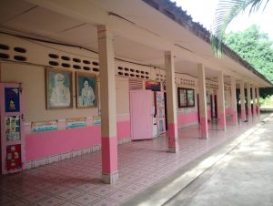 《在泰国认识你 Kanchanaburi(北碧府)》  Volunteer Experiences at Bansamyod School, Thailand Author: Yunhe Sun 孙云鹤