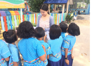 这将是一篇很长的抒情。Volunteer story from Wonnapasab School, Liu Mengting 25 ส.ค.,2017 Jason