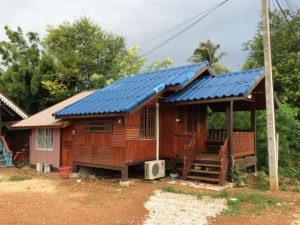 二十岁到来之前有点不一样吧 THE WODDEN HOUSE BY CHERRY, 2016