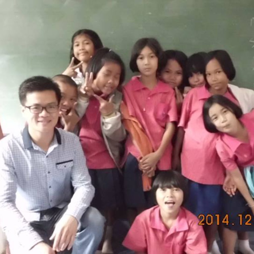 You give rose. You get fun 泰国ICCVTT英语志愿教师招募