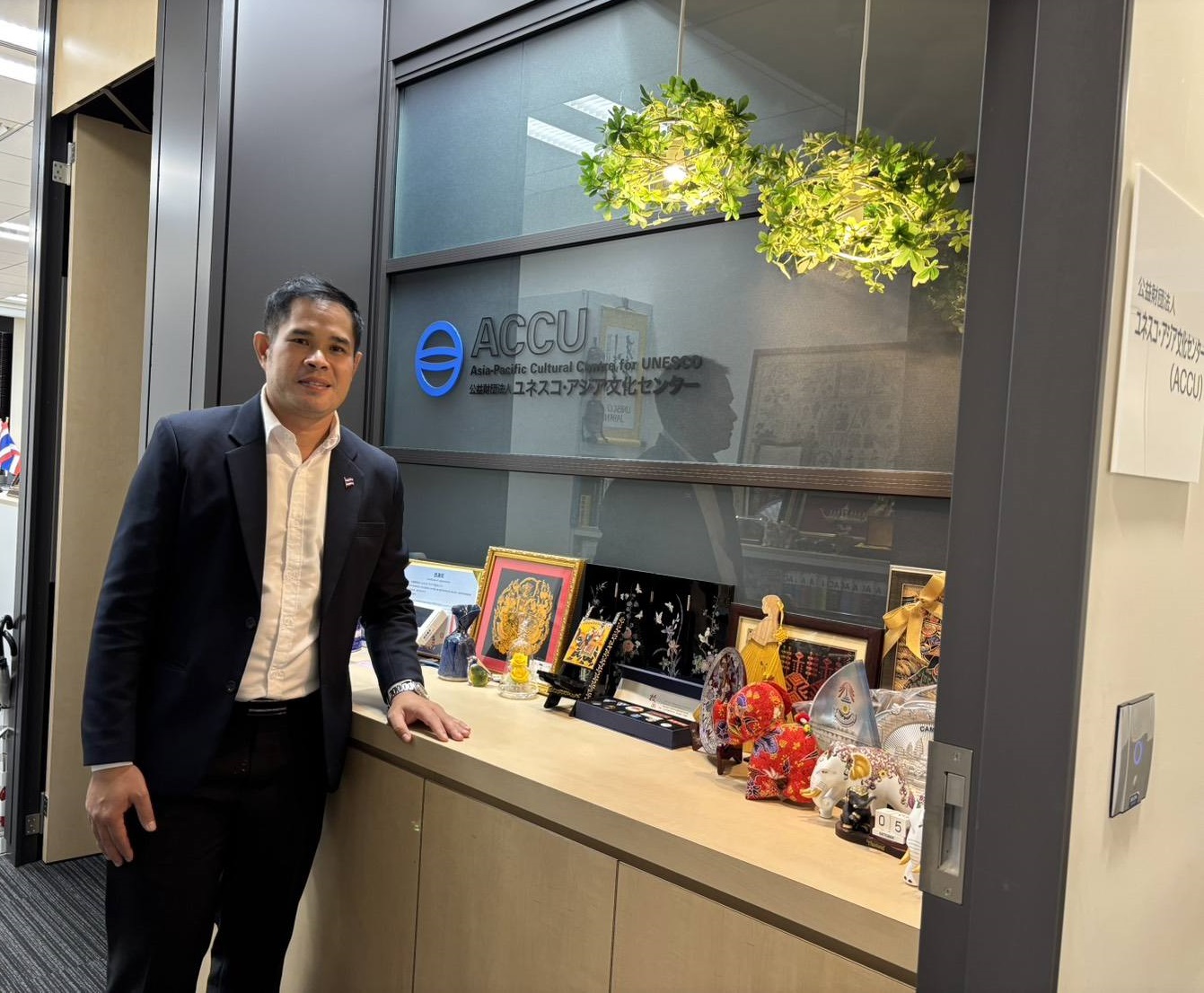 ประวัติและผลงานผู้อำนวยการ